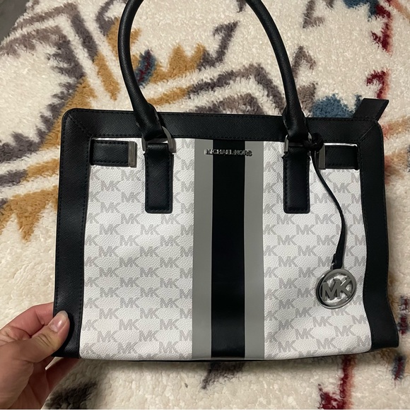 Michael Kors Bag - Picture 2 of 10
